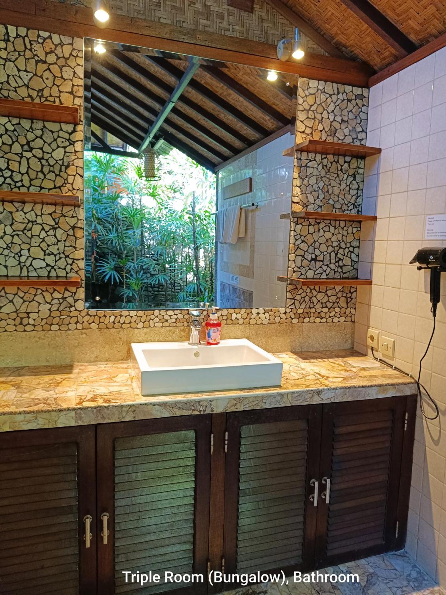 Guci Guesthouses Ubud  Bagian luar foto