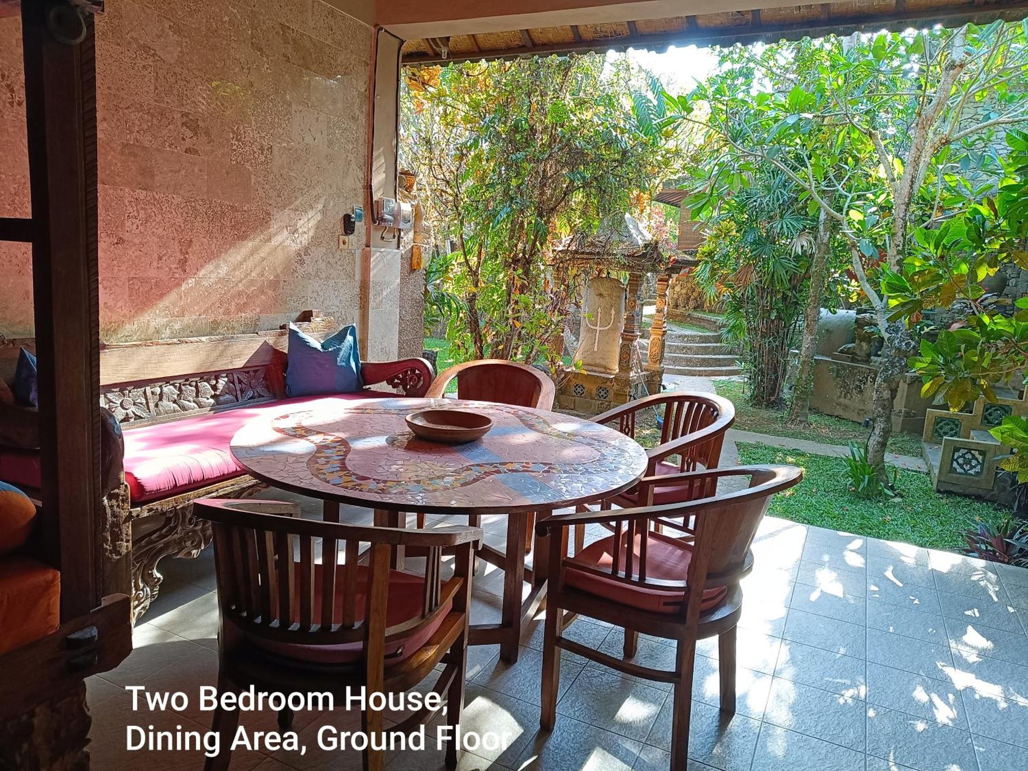 Guci Guesthouses Ubud  Bagian luar foto