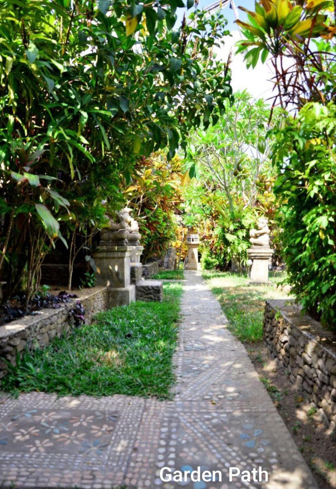 Guci Guesthouses Ubud  Bagian luar foto